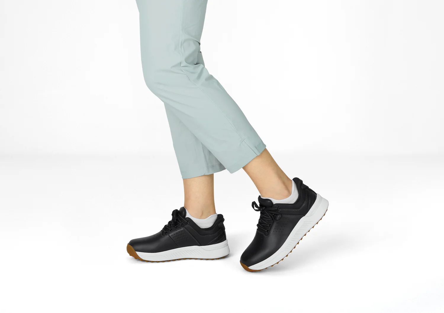 Approach Shot Hands-Free Golf - Black - Image 2