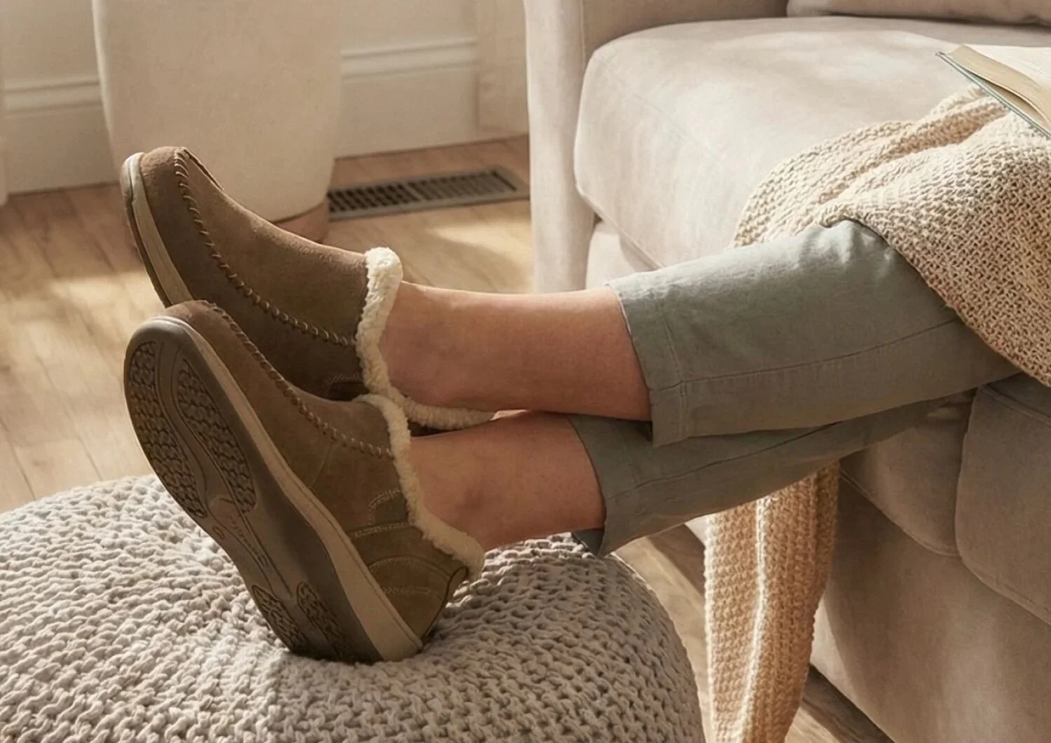 Lorin Hands-Free - Light Brown - Image 10