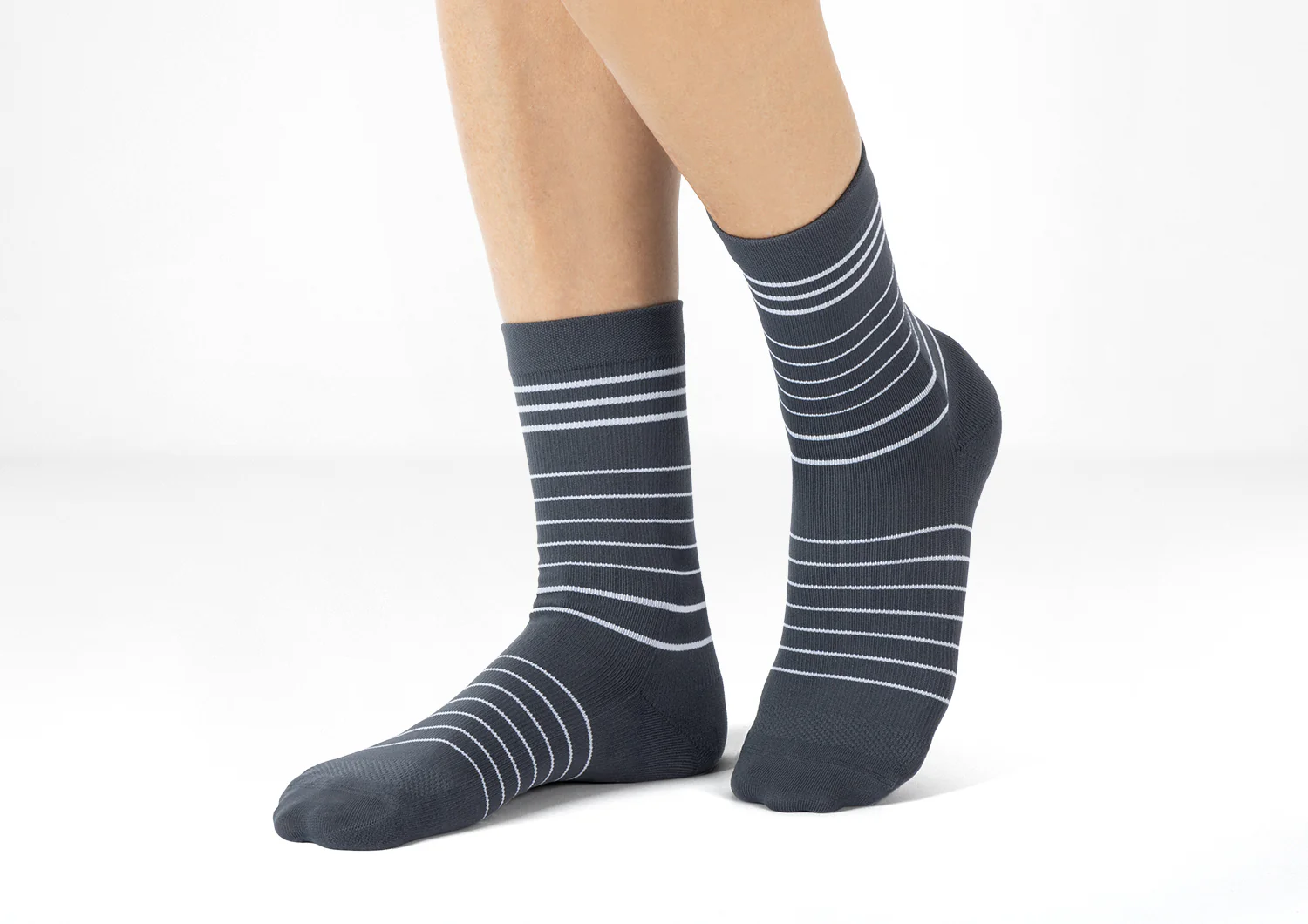Mid-Calf Compression Socks 18-25 mmHg - Dark Gray - Image 2