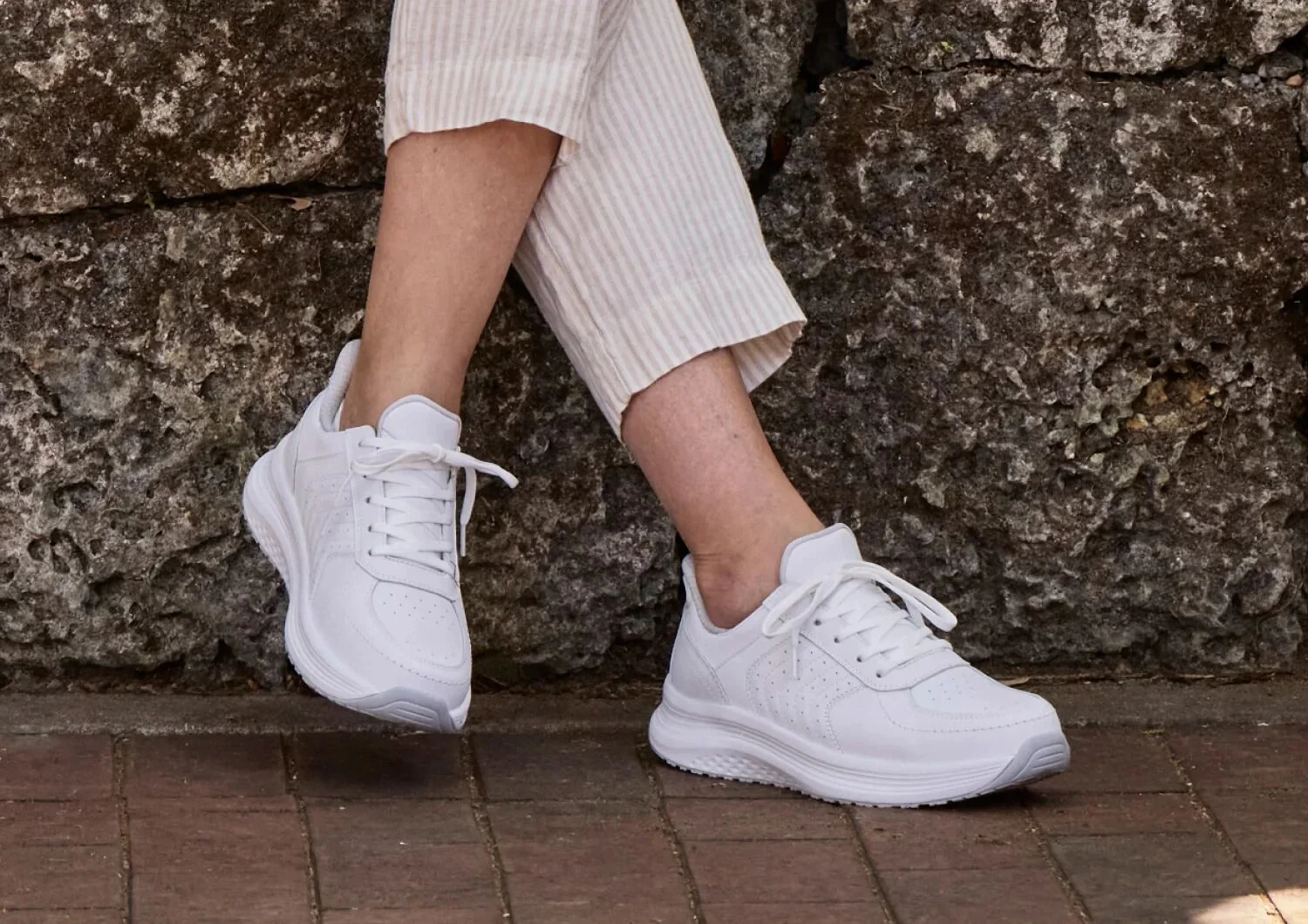 Roam Hands-Free - White - Image 10