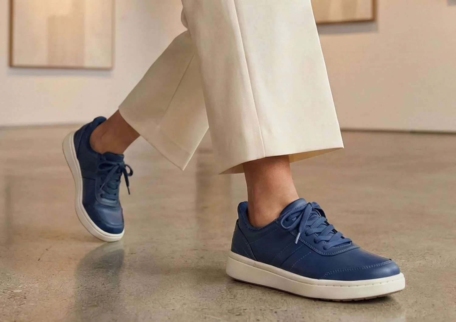 Wander Hands-Free - Navy - Image 11